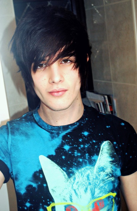 Emo Hairstyles For Trendy Guys Emo Guys Haircuts Pretty
