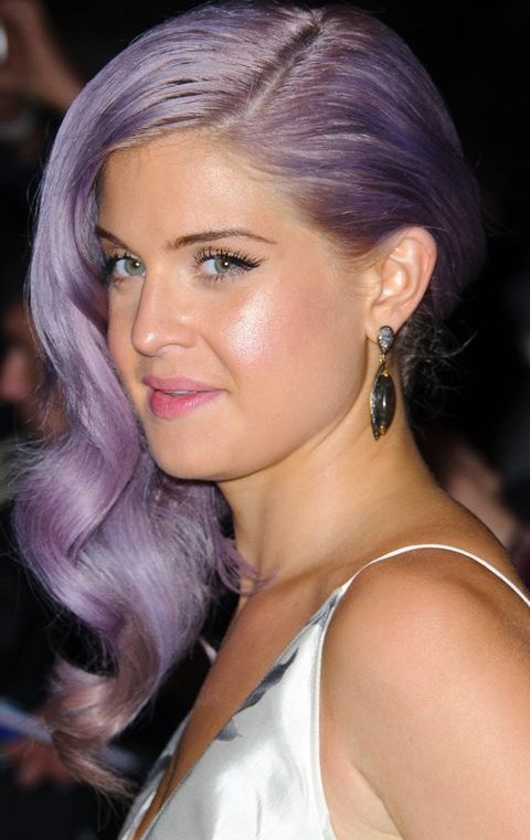 Kelly Osbourne Demo: Alfazema Lateral-parted Longo Cachos