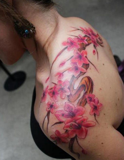 Kirschblüte Tattoo auf der Rückseite Design