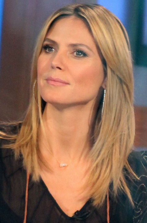 Heidi Klum lang frisure: lige klipning