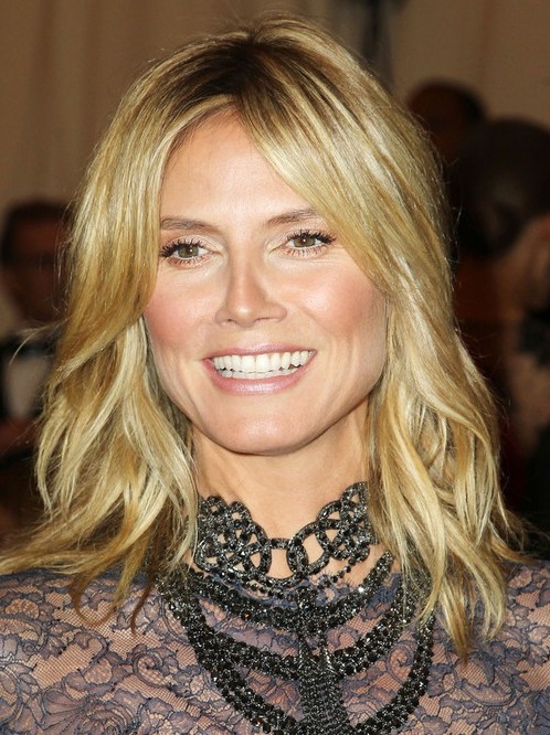  Heidi Klum Coafura De Lungime Medie: Valuri Subtile