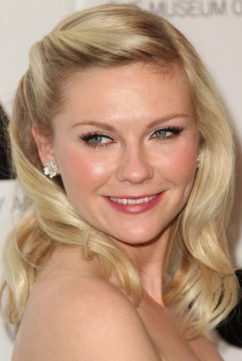 Kirsten Dunst Frisuren: Entzückende Half-up Half-down Frisur