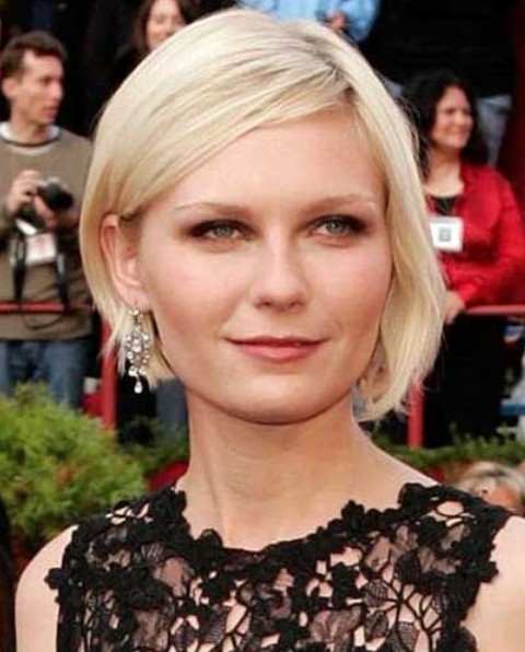 coafuri Kirsten Dunst: tunsoare scurtă cu despărțire laterală