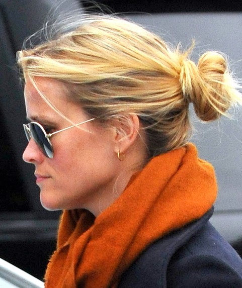 Reese Witherspoon Long Hairstyle: Löst knut