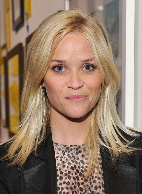 Coiffure mi-longue de Reese Witherspoon : Coupe de cheveux en couches