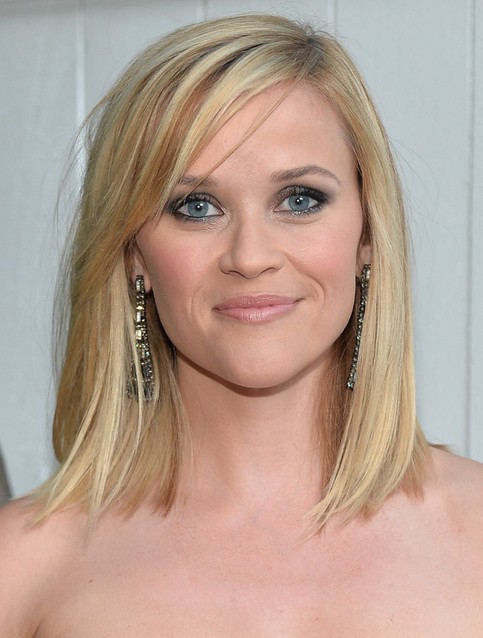 Reese Witherspoon Coafuri de lungime medie: 2014 Straight Bob