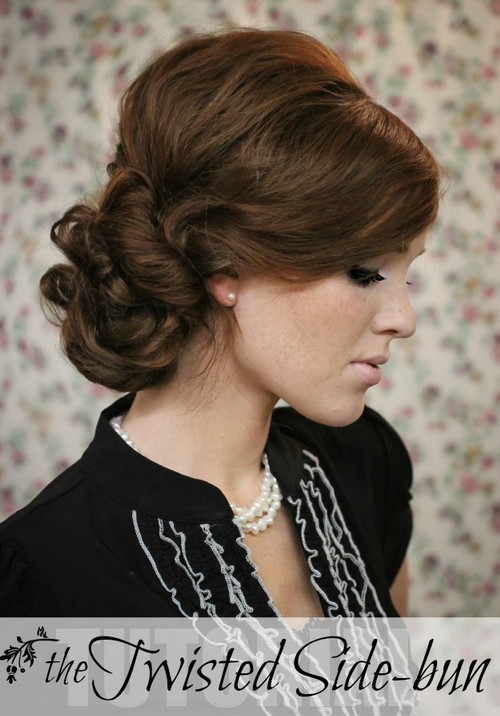 Tutoriales de moño lateral: Twisted Updo Hairstyle for Holiday