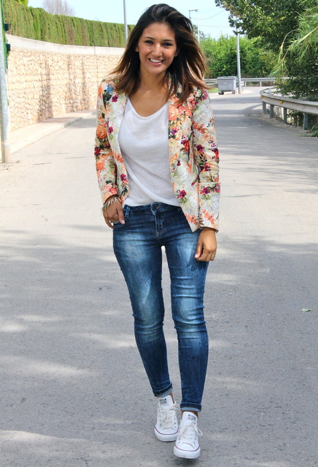blazer with sneakers womens