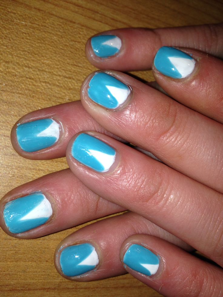  Ongles Bleus et Blancs 