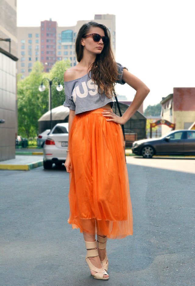 orange summer outfit