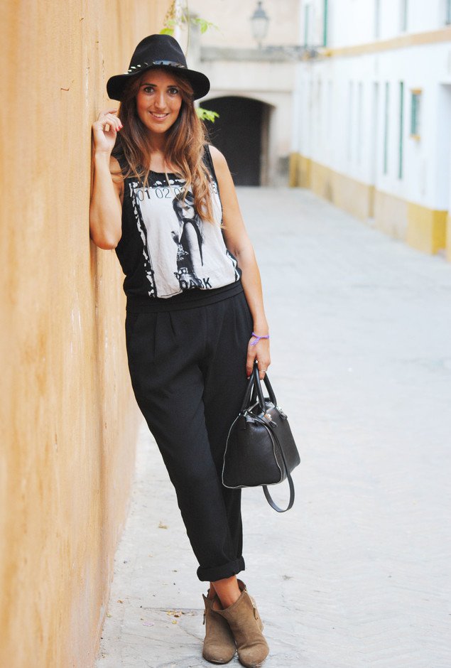 loose black pants outfit