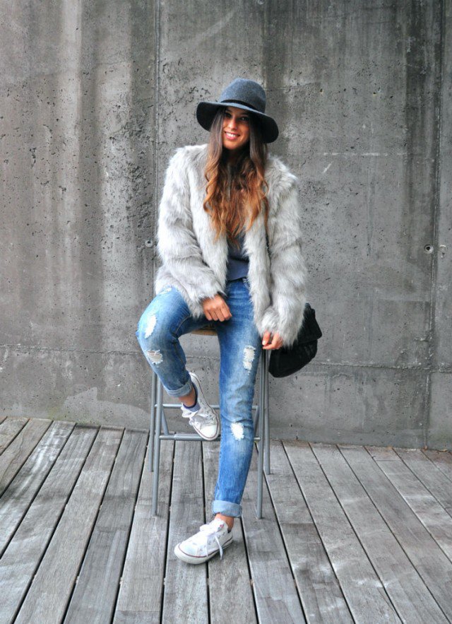 ripped jeans outfit fall