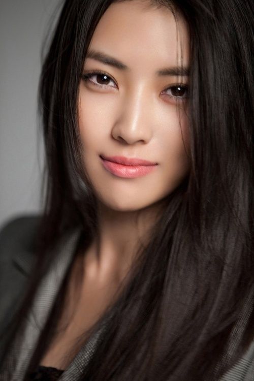 34 gallery Asian Hairstyles For Long Hair with Simple Makeup