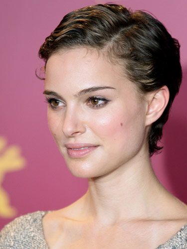 lyhyt rajattu tukka Natalie Portman Hairstyles