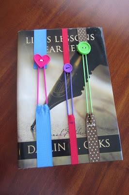 15 Easy Ideas to DIY Bookmarks - Pretty Designs