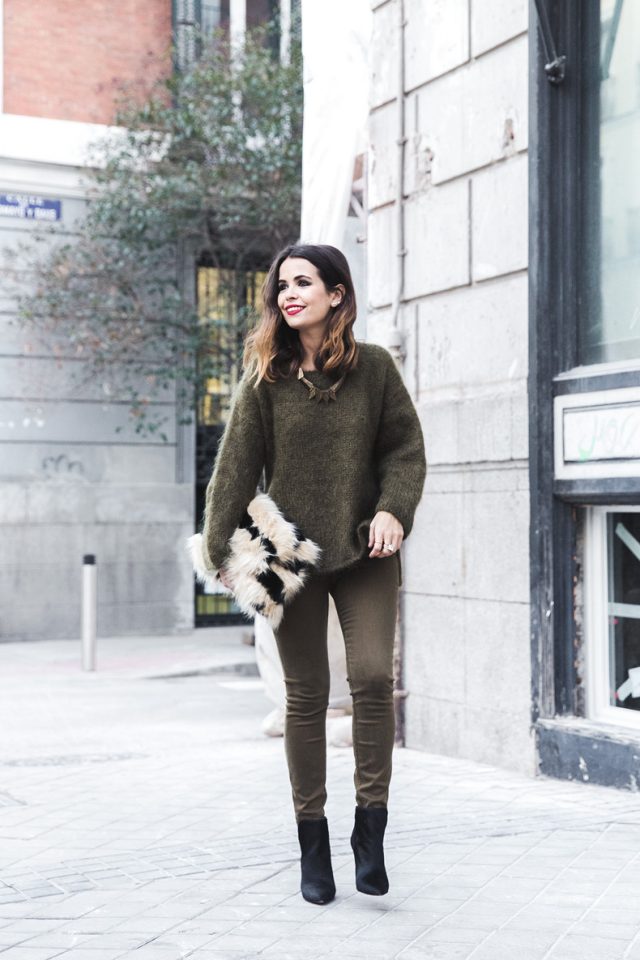 casual khaki outfit