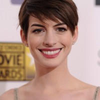 Anne Hathaway Short Hairstyle - 2014 Short Haircut with Side Swept Bangs