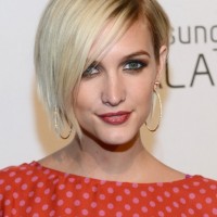 Side Parted Straight Haircut for Thin Hair 2013 - 2014: Ashlee Simpson Hairstyles
