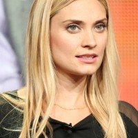 Spencer Grammer: Long Blonde Straight Hairstyle 2014