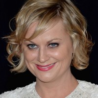 Amy Poehler’s Short Curly Hairstyle: Wavy and pretty