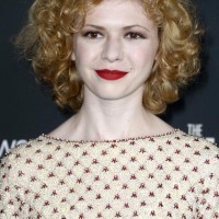 Kasha Kropinski's Short Curly Hairstyle: Lovely And Fab