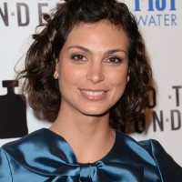 Morena Baccarin’s Short Curly Hairstyle: Creative and Gloss