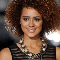 Nathalie Emmanuel’s Short Curly Hairstyle: Free and Flexible