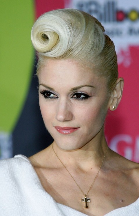 28 Gwen Stefani Hairstyles Gwen Stefani Hair Pictures Pretty Designs 