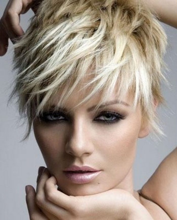15 Cool Short Hairstyles for Summer - Pretty Designs