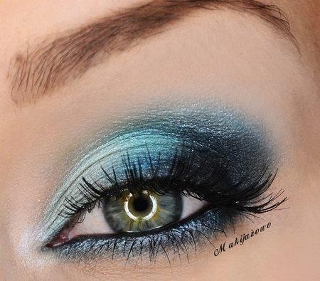 Try Glowing Eye Makeup Ideas with Blue Shadows - Pretty Designs