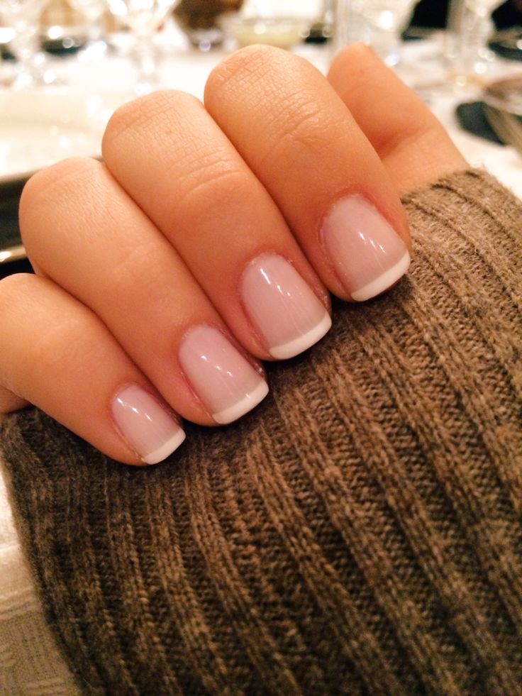 Classic-White-Tipped-French-Manicure-Des