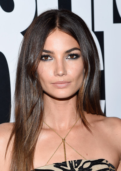 15 Celebrity Makeup Ideas and Straight Long Hair Looks - Pretty Designs