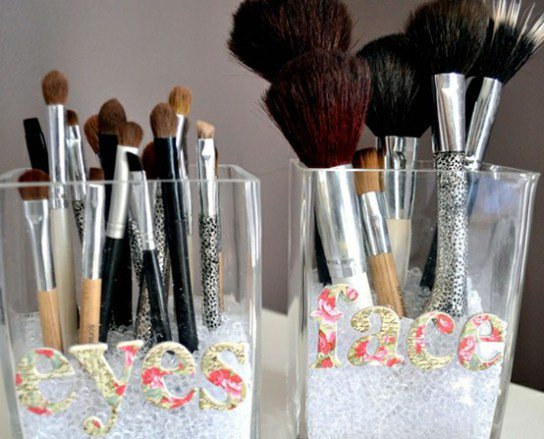 DIY Projects: Makeup Organizers - Pretty Designs