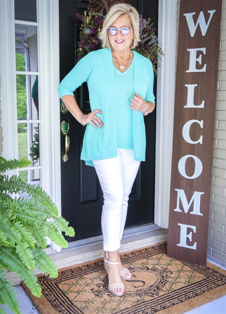 20 Best Summer Outfit Ideas for Women Over 60 - Pretty Designs