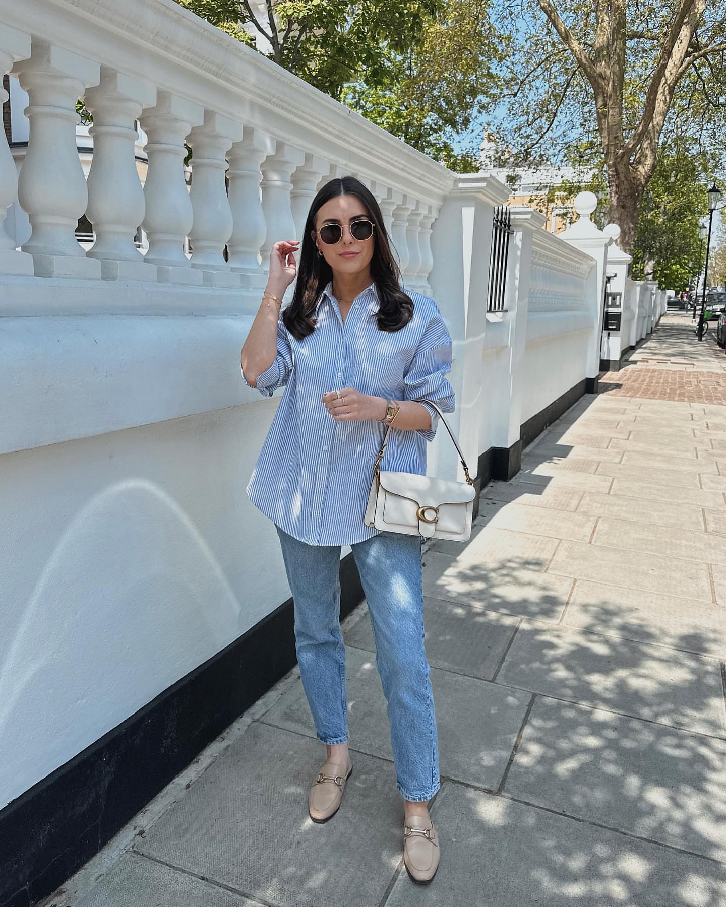How to Style Mom jeans - Pretty Designs