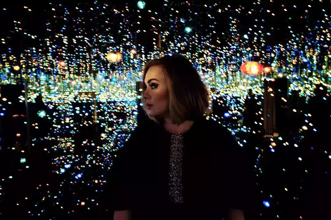 Adele's Latest Fashion Outfits and Hairstyles