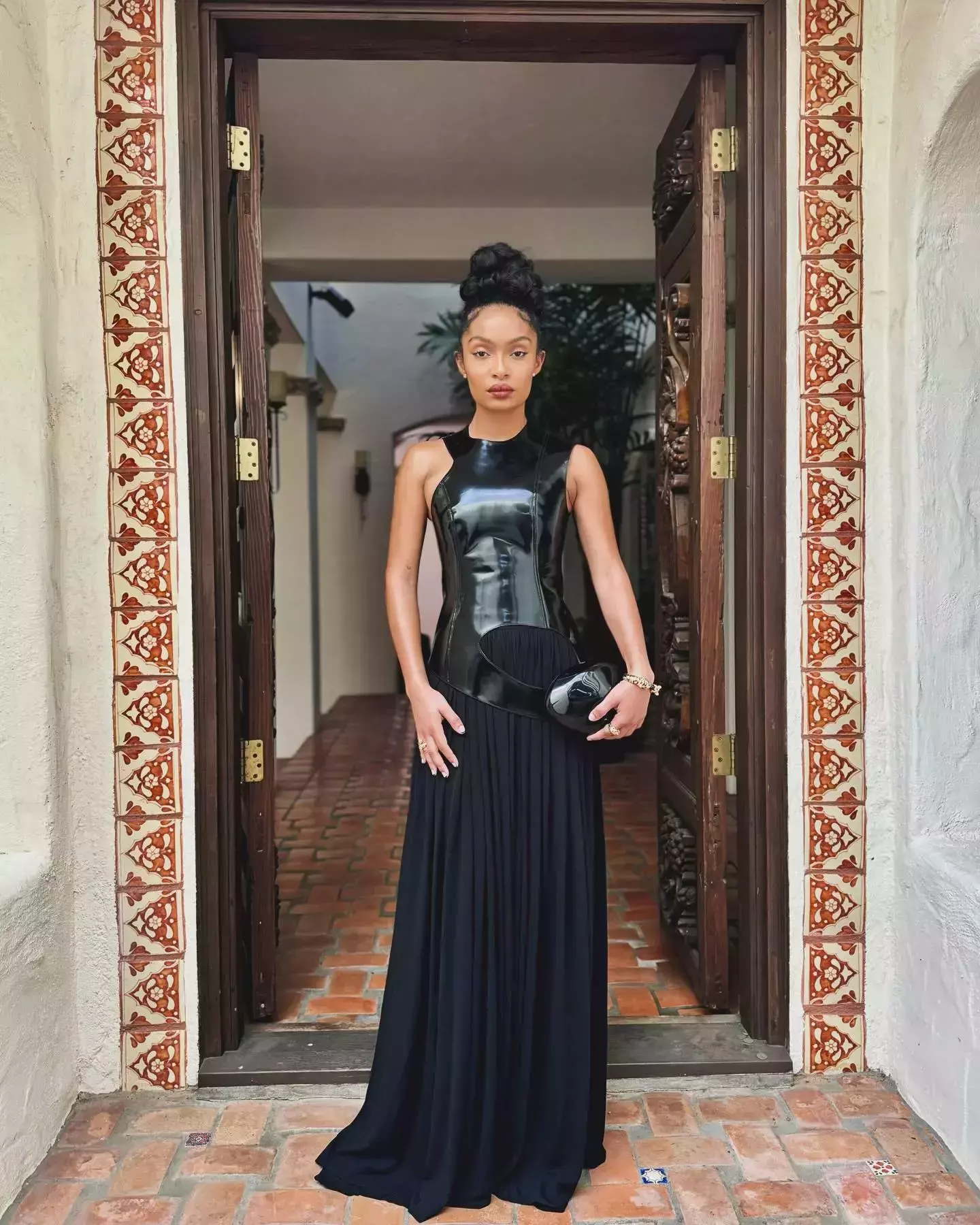 Yara Shahidi Hairstyles and Outfits