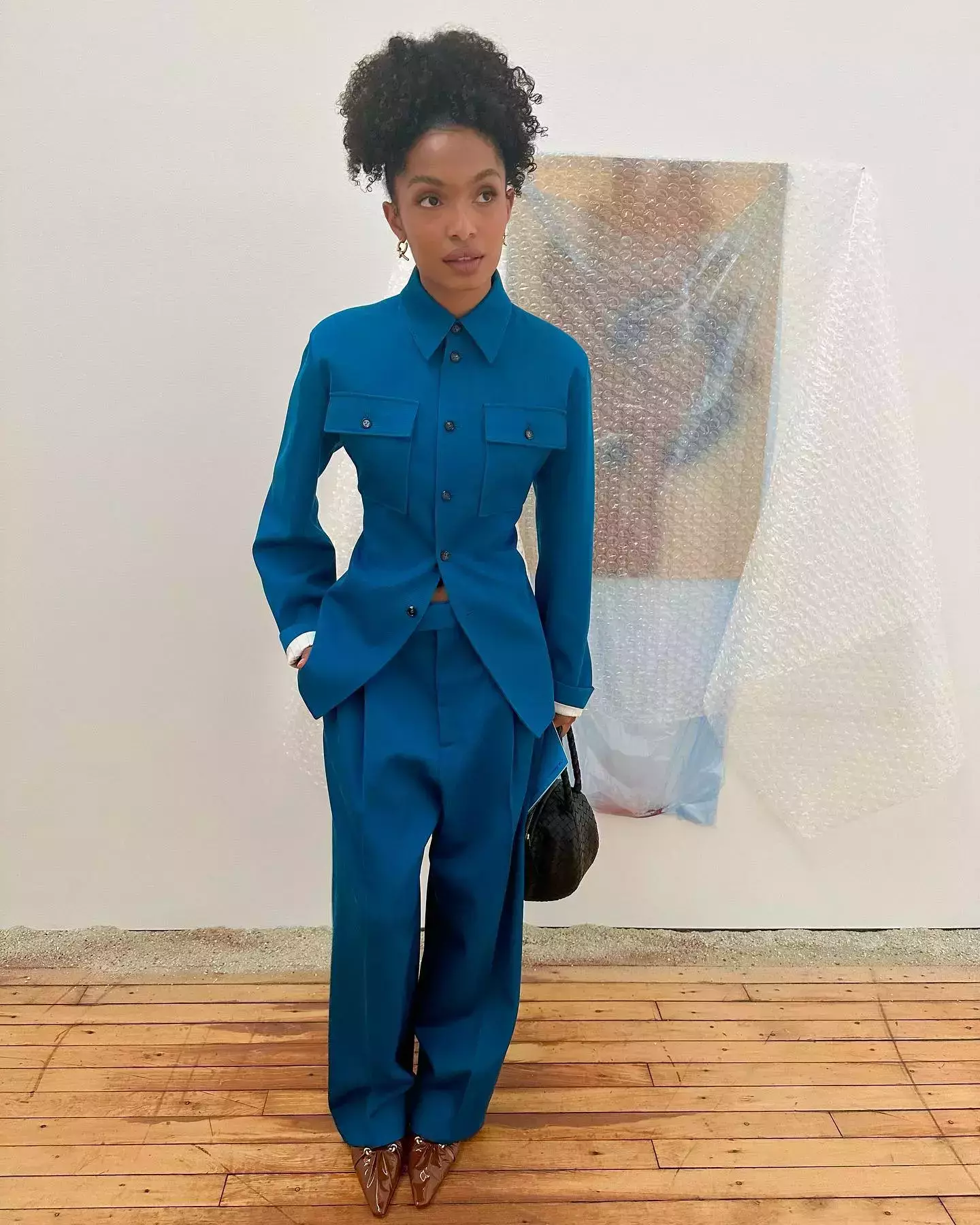 Yara Shahidi Hairstyles and Outfits