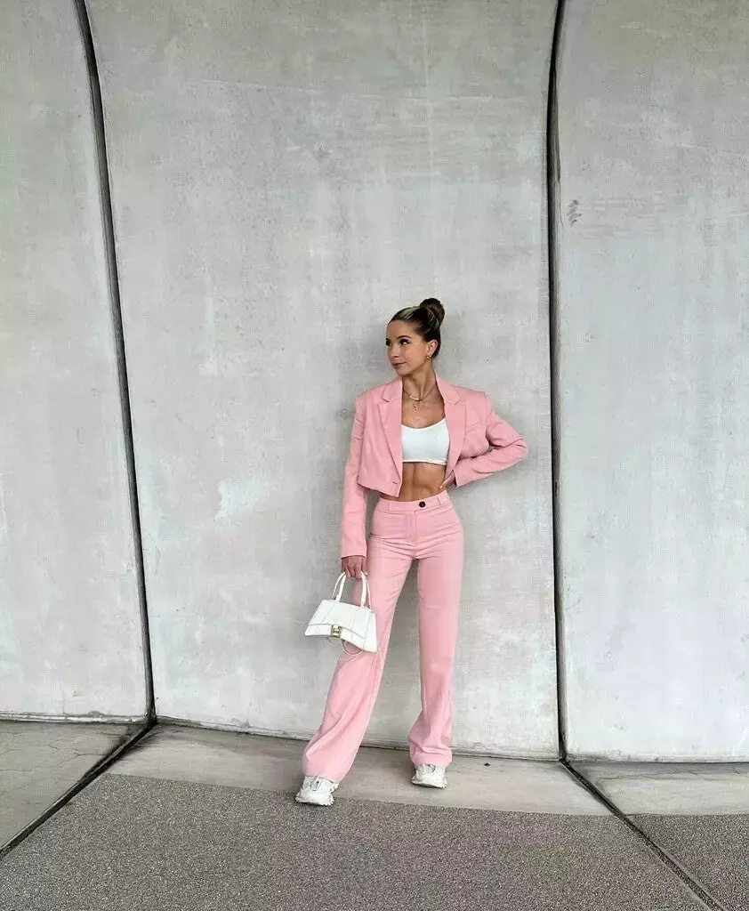 The Power of Pink: Styling Tips and Ideas for Pink Outfits