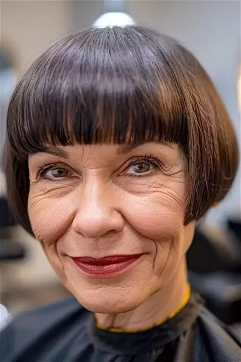 Best Short Haircuts for Women Over 60